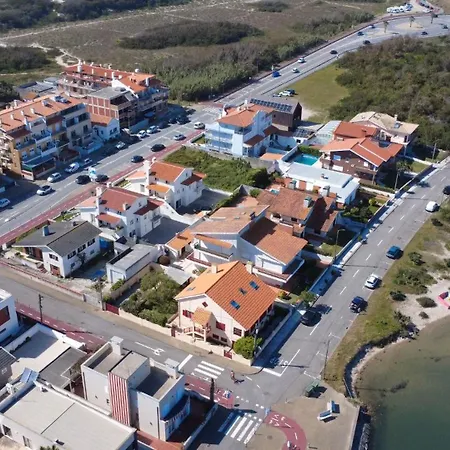 Casa Palheiro Amarelo Da Biarritz بيت للعطل *